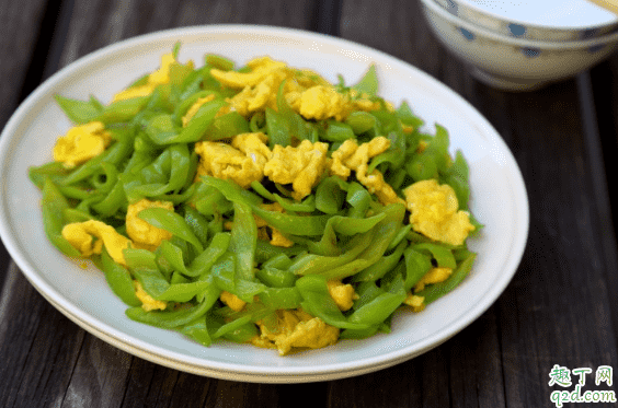 蔬菜炒雞蛋先放雞蛋還是先放蔬菜 蔬菜炒雞蛋什么時(shí)候放雞蛋3