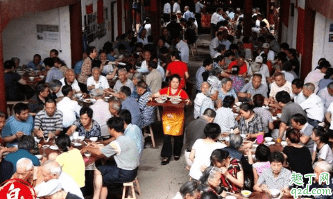 農(nóng)村吃大席是陋習還是習俗 陋習和習俗有什么區(qū)別3