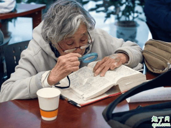 白內障手術后飛蚊癥怎么辦 飛蚊癥和玻璃體混濁是一種病嗎1