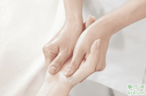 經(jīng)常手腳麻為什么原因 經(jīng)常手麻的人有可能是什么病4
