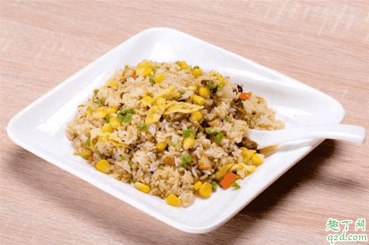 做蛋炒飯鹽怎么放 蛋炒飯是先放鹽還是后放鹽2