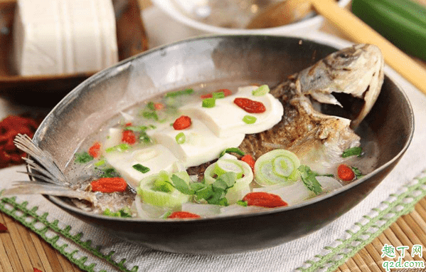 鯽魚(yú)湯的鯽魚(yú)要不要鹽腌 鯽魚(yú)湯的鯽魚(yú)要先抹鹽嗎1