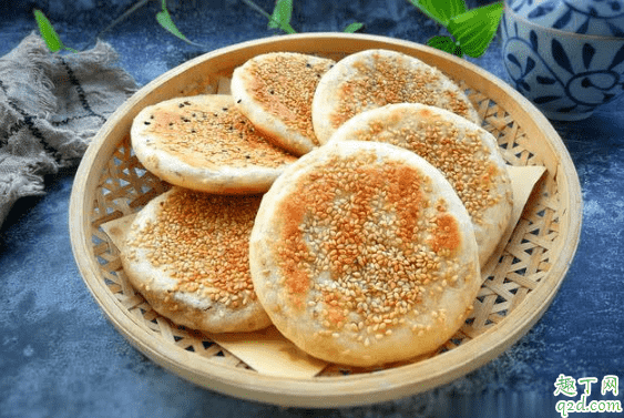 燒餅涼了為什么會發(fā)硬 燒餅涼了不發(fā)硬的秘訣1