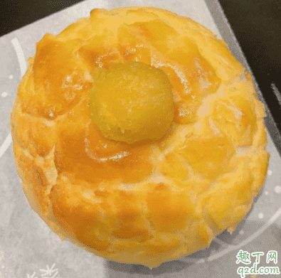 樂樂茶三蛋蓮蓉月餅包多少錢一個 樂樂茶三蛋蓮蓉月餅軟包好吃嗎2