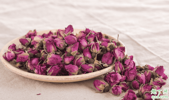 女生來(lái)姨媽能喝玫瑰花茶嗎 哪種花茶經(jīng)期喝合適1