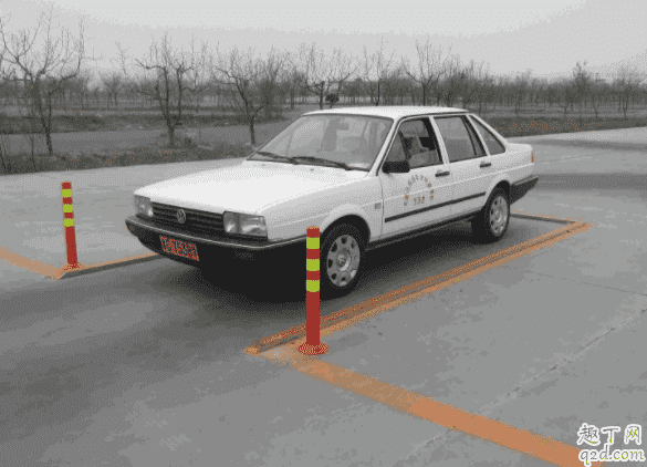 科目二車身出線是哪里出線了 倒車入庫怎么避免車尾壓線3