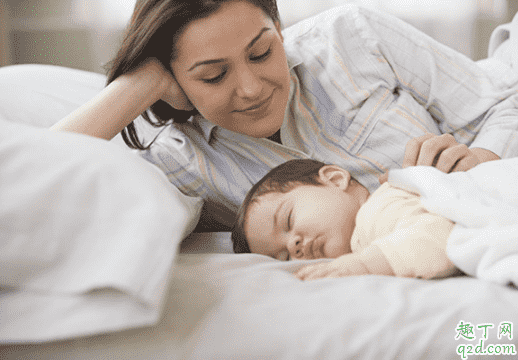 如何哄睡0-3個(gè)月的嬰兒 0-3個(gè)月的嬰兒不睡覺(jué)怎么辦1