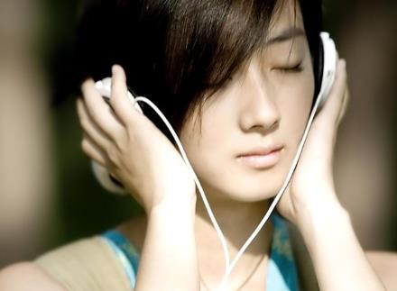 經(jīng)常戴耳機(jī)好嗎？長(zhǎng)時(shí)間戴耳機(jī)有什么危害