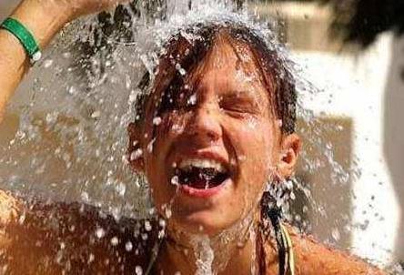 女性洗冷水澡好嗎？女性洗冷水澡有講究