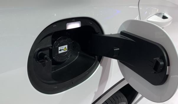 比亞迪宋PRO油箱多少升？比亞迪宋電瓶在哪個(gè)位置