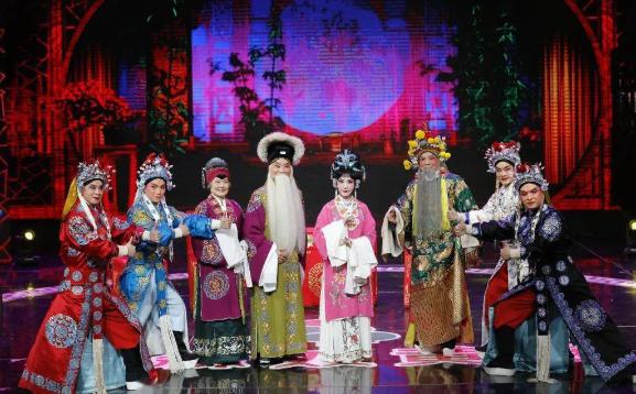 梨園戲曲班子的別稱是指唐代什么地方？中國戲曲發展有哪幾個時期