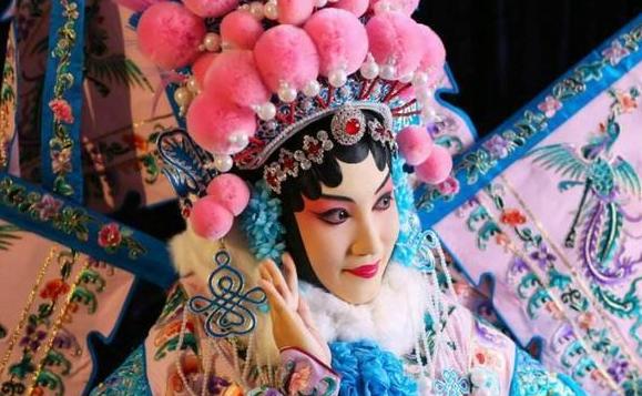 戲曲五大行當女性角色是？戲曲中臉譜主要是指