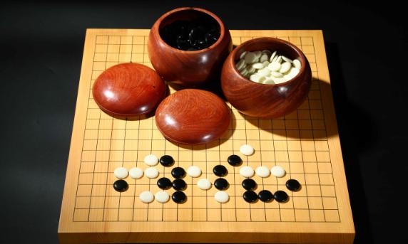 圍棋入門一般要多久？圍棋什么叫小飛守角