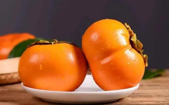 硬柿子的營(yíng)養(yǎng)價(jià)值有哪些？硬柿子的益處與作用