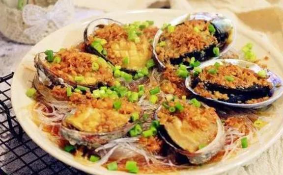 鮑魚(yú)的家庭吃法都有哪些？鮑魚(yú)怎么處理干凈?