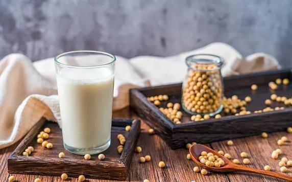 牛奶和豆漿哪個蛋白質含量高？吃什么補蛋白質最快