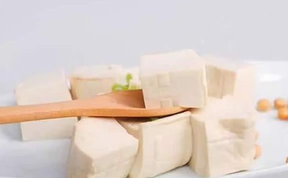 豆腐是蛋白質還是碳水化合物？人體每天需要多少克蛋白質