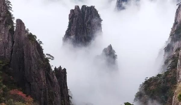 去黃山旅游有哪些注意事項(選擇運動休閑且寬松擋風的衣服)