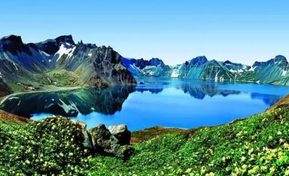 長白山的地理位置與環境是怎樣的？長白山北坡和西坡哪個好玩