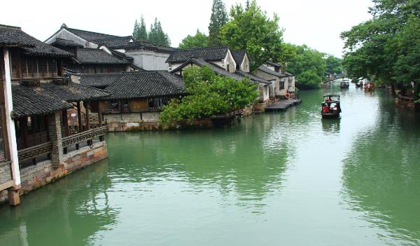 烏鎮(zhèn)有哪些旅游景點(宏源泰染坊宋元年間染坊制作藍印花布)