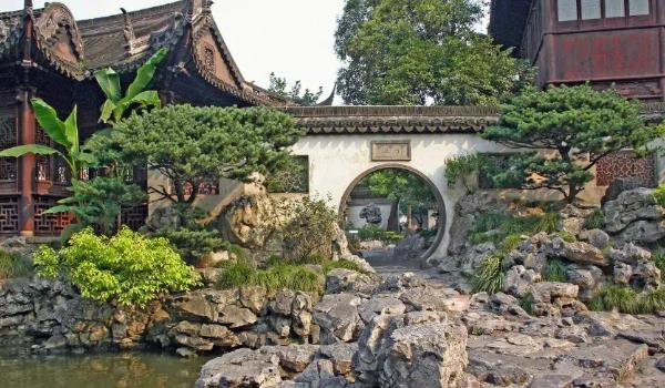 蘇州園林的主要內(nèi)容有哪些(有山、水池、房屋建筑、植物等)