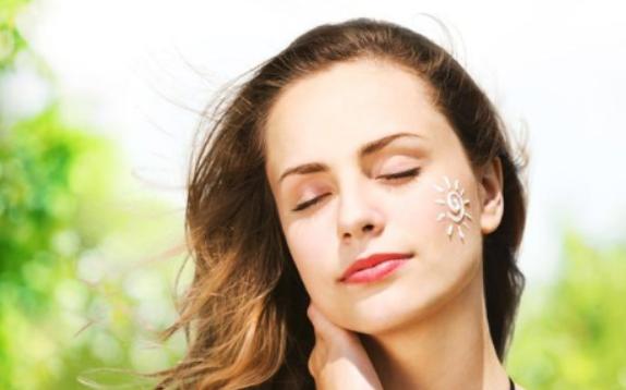 一般女性長(zhǎng)皺紋原因有什么呢？為什么女性容易長(zhǎng)皺紋呢?